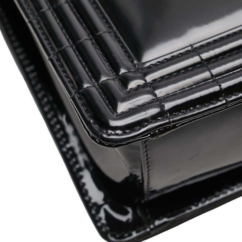 シャネル ボーイシャネル ショルダーバッグ ブラック パテントレザー レディース CHANEL 【中古】
