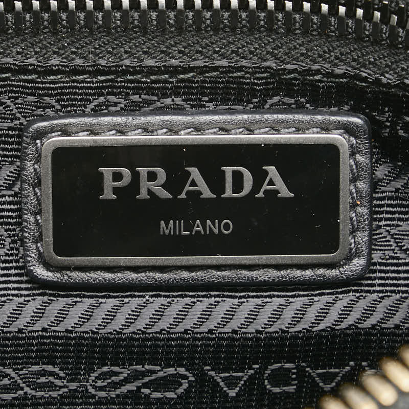 プラダ トライアングルロゴ 斜め掛け ショルダーバッグ 2VH124 ブラック レザー レディース PRADA 【中古】