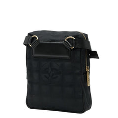 シャネル ニュートラベルライン 斜め掛け ショルダーバッグ ブラック ナイロン レザー レディース CHANEL 【中古】