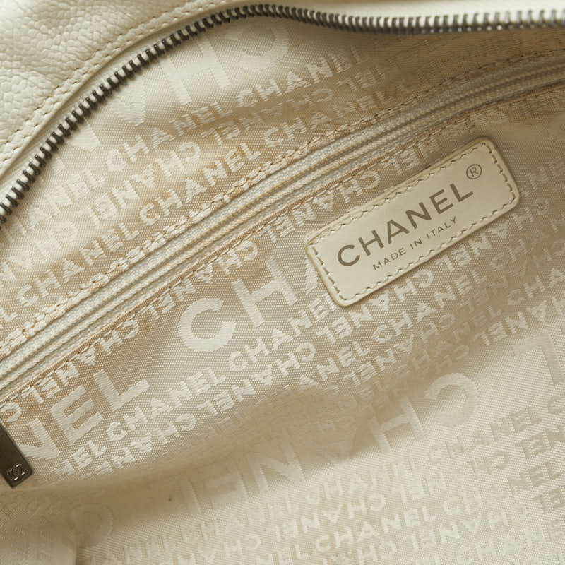 シャネル チョコバー ロゴプレート ボストンバッグ トラベルバッグ ホワイト レザー レディース CHANEL 【中古】