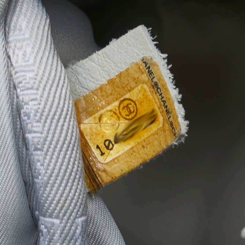 シャネル スポーツライン ココマーク 斜め掛け ショルダーバッグ ホワイト グレー ナイロン レディース CHANEL 【中古】