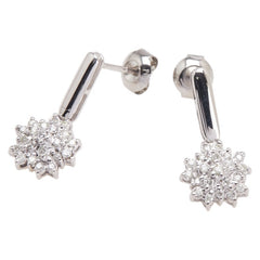 ノーブランド K18WG ホワイトゴールド ダイヤ0.6ct 花 フラワー モチーフ スタッドピアス レディース no brand 【中古】