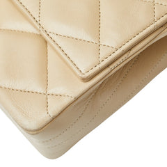 シャネル ココマーク マトラッセ チェーン ショルダーバッグ オフホワイト ラムスキン レディース CHANEL 【中古】