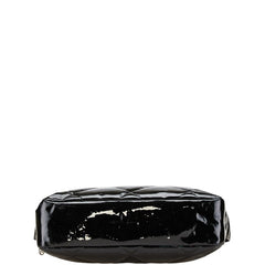 シャネル マトラッセ 斜め掛け ショルダーバッグ ブラック パテントレザー レディース CHANEL 【中古】