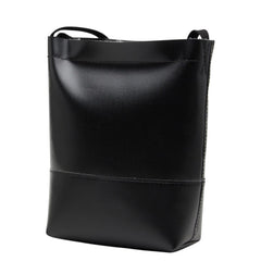 マルニ ロゴ 斜めかけ ショルダーバッグ ブラック レザー レディース MARNI 【中古】