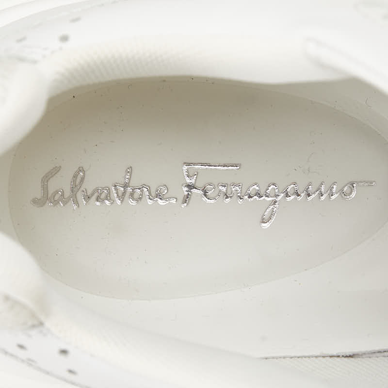 サルヴァトーレフェラガモ ガンチーニ ローカットスニーカー サイズ:9 ホワイト レザー メンズ Salvatore Ferragamo 【中古】