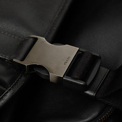 プラダ メッセンジャーバッグ 斜め掛け ショルダー ブラック レザー レディース PRADA 【中古】