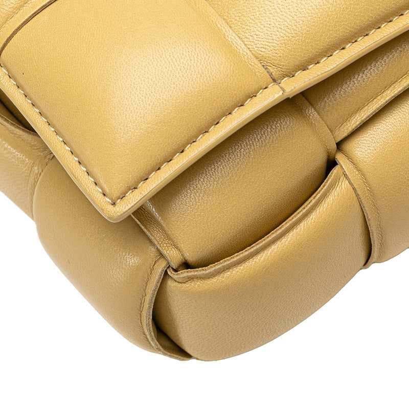 ボッテガヴェネタ マキシイントレチャート パデット カセット ショルダーバッグ イエロー レザー レディース BOTTEGAVENETA 【中古】