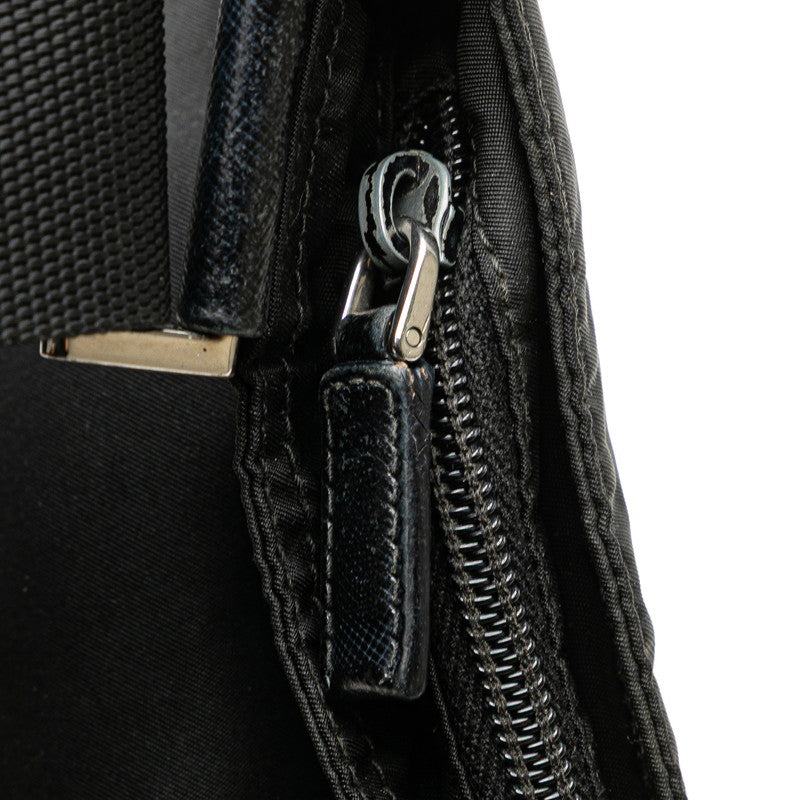 プラダ 三角ロゴプレート ショルダーバッグ ブラック ナイロン レディース PRADA 【中古】