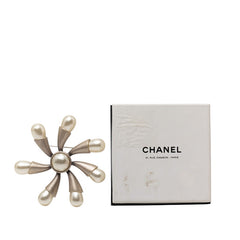 シャネル ブローチ シルバー メタル フェイクパール レディース CHANEL 【中古】