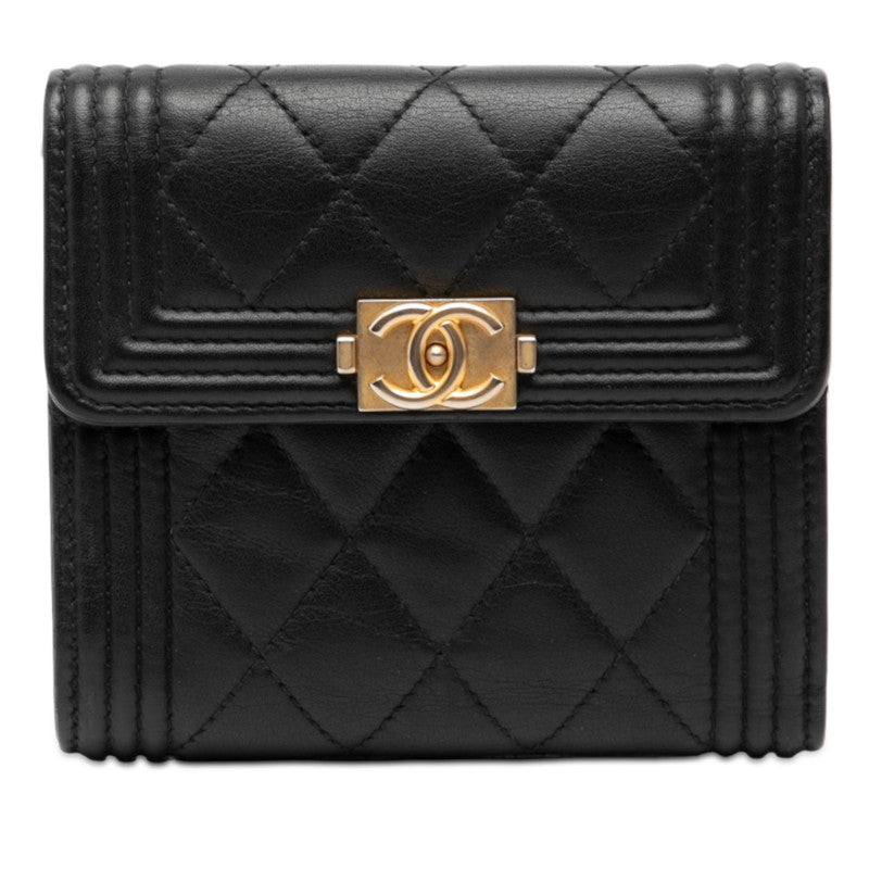 シャネル ボーイシャネル 二つ折り財布 ブラック ラムスキン レディース CHANEL 【中古】