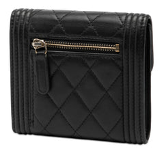シャネル ボーイシャネル 二つ折り財布 ブラック ラムスキン レディース CHANEL 【中古】