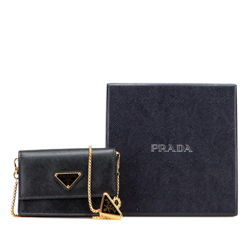 プラダ 三角ロゴプレート チェーン ショルダーバッグ ブラック サフィアーノレザー レディース PRADA 【中古】