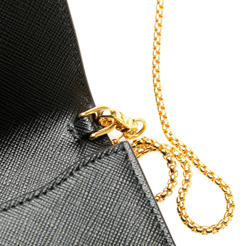 プラダ 三角ロゴプレート チェーン ショルダーバッグ ブラック サフィアーノレザー レディース PRADA 【中古】