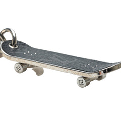 ルイ ヴィトン モノグラム エクリプス ポルトクレ スケートボード キーホルダー キーリング M69476 シルバー ブラック メタル PVC レディース LOUIS VUITTON 【中古】