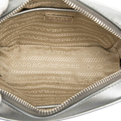 プラダ ロゴ 斜めかけ ショルダーバッグ カメラバッグ シルバー サフィアーノレザー レディース PRADA 【中古】