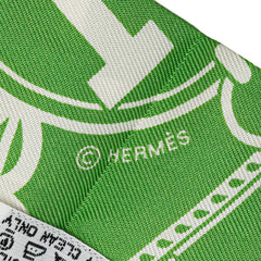 エルメス ツイリー EX Libris エクスリブリスの紙吹雪 スカーフ マルチカラー シルク レディース HERMES 【中古】