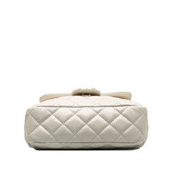 シャネル マトラッセ ココマーク 斜め掛け チェーン ショルダーバッグ ホワイト レザー レディース CHANEL 中古
