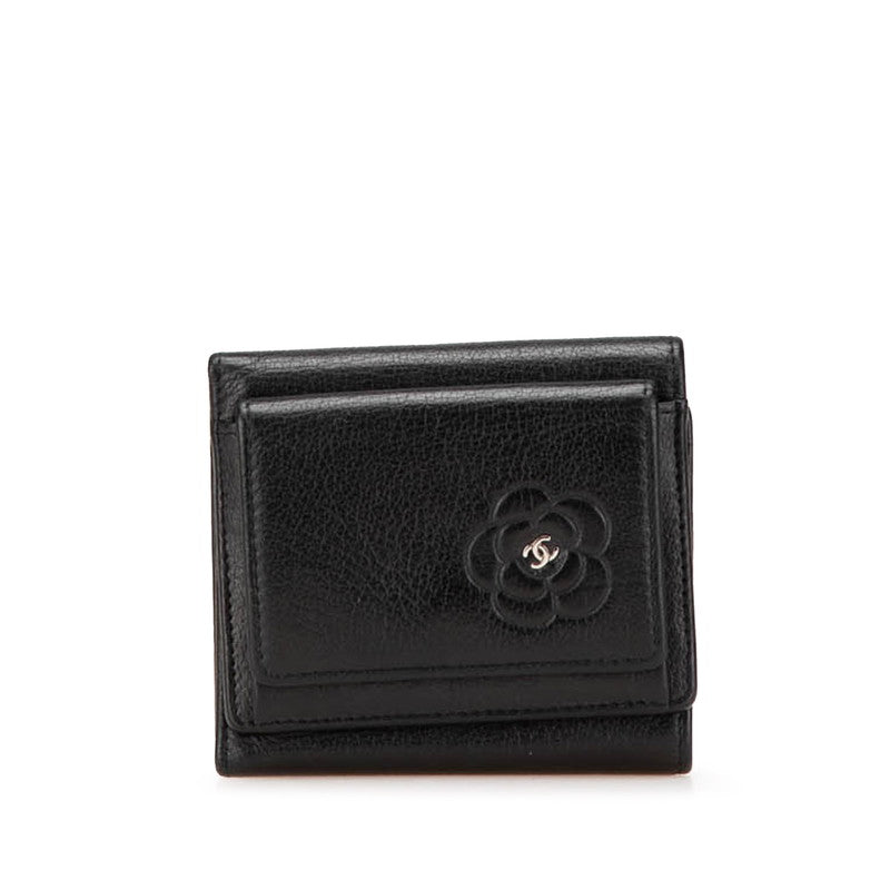 シャネル カメリア ココマーク 三つ折り財布 コンパクトウォレット ブラック ラムスキン レディース CHANEL 【中古】