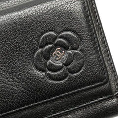 シャネル カメリア ココマーク 三つ折り財布 コンパクトウォレット ブラック ラムスキン レディース CHANEL 【中古】
