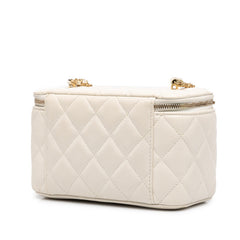 シャネル マトラッセ ココマーク バニティバッグ ショルダーバッグ ホワイト ラムスキン レディース CHANEL 中古
