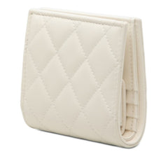 シャネル ココマーク マトラッセ ラインストーン 二つ折り財布 ホワイト ラムスキン レディース CHANEL 【中古】