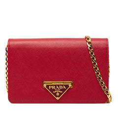プラダ 三角ロゴプレート チェーン ウォレット ショルダーバッグ 斜めかけ レッド サフィアーノ レター レディース PRADA 【中古】