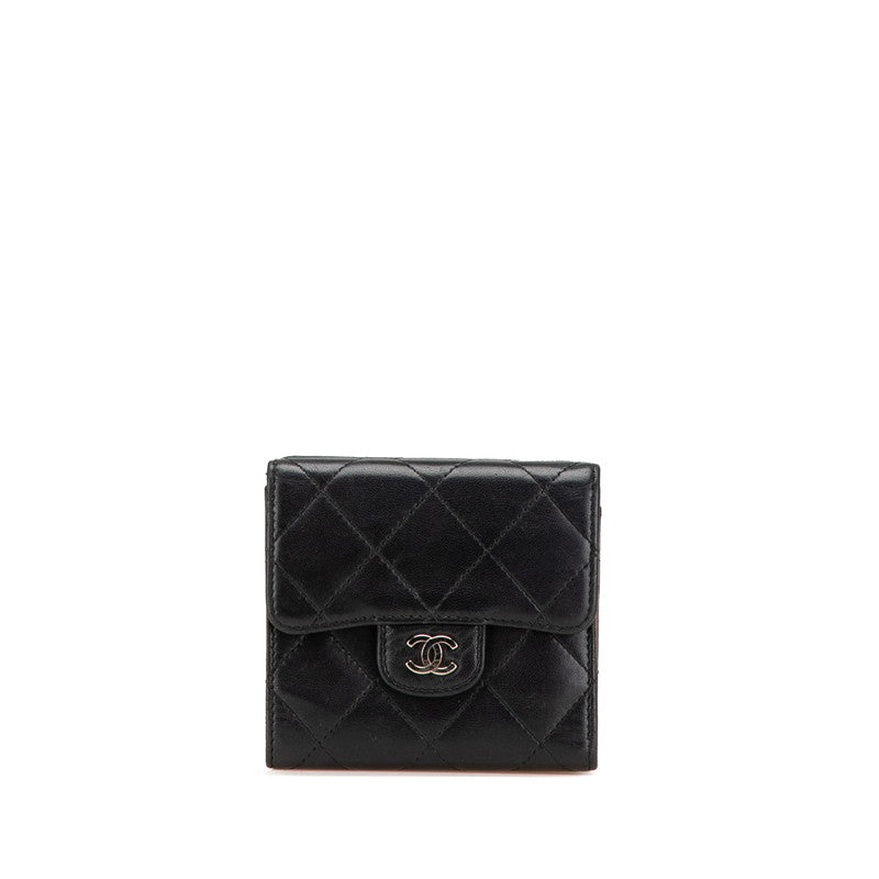 シャネル ココマーク マトラッセ 三つ折り財布 ブラック ラムスキン レディース CHANEL 【中古】