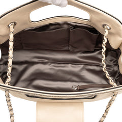 シャネル シャネル2.55 イーストウェスト ハンドバッグ チェーンワンショルダーバッグ アイボリー シルバー ラムスキン レディース CHANEL 【中古】