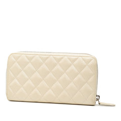 シャネル ココマーク マトラッセ ラウンドファスナー 長財布 ホワイト キャビアスキン レディース CHANEL 【中古】