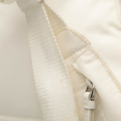 プラダ 三角ロゴプレート ボディバッグ 2VZ092 ホワイト ナイロン レディース PRADA 【中古】