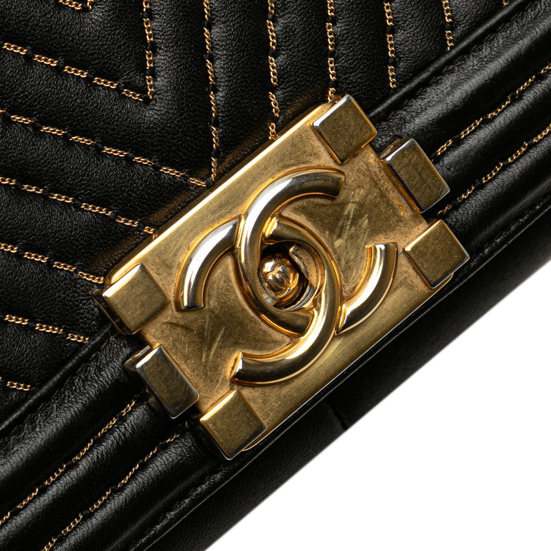 シャネル ボーイシャネル シェブロン Vステッチ チェーン ショルダーバッグ ブラック レザー レディース CHANEL 【中古】