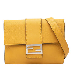 フェンディ フラット バケット ミディアム 斜め掛け ショルダーバッグ 7VA524 イエロー レザー レディース FENDI 中古