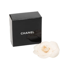 シャネル カメリア ブローチ コサージュ アイボリー ファブリック レディース CHANEL 【中古】