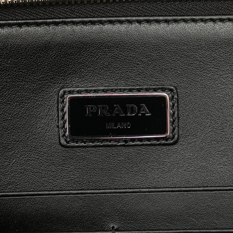 プラダ 三角ロゴプレート クラッチバッグ ブラック レザー レディース PRADA 【中古】