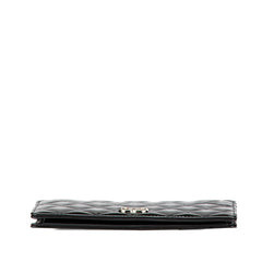 シャネル マトラッセ ココマーク 長財布 ブラック エナメル レディース CHANEL 【中古】
