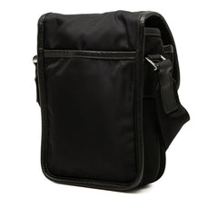 プラダ 三角ロゴプレート 斜め掛け ショルダーバッグ ブラック ナイロン レザー レディース PRADA 中古