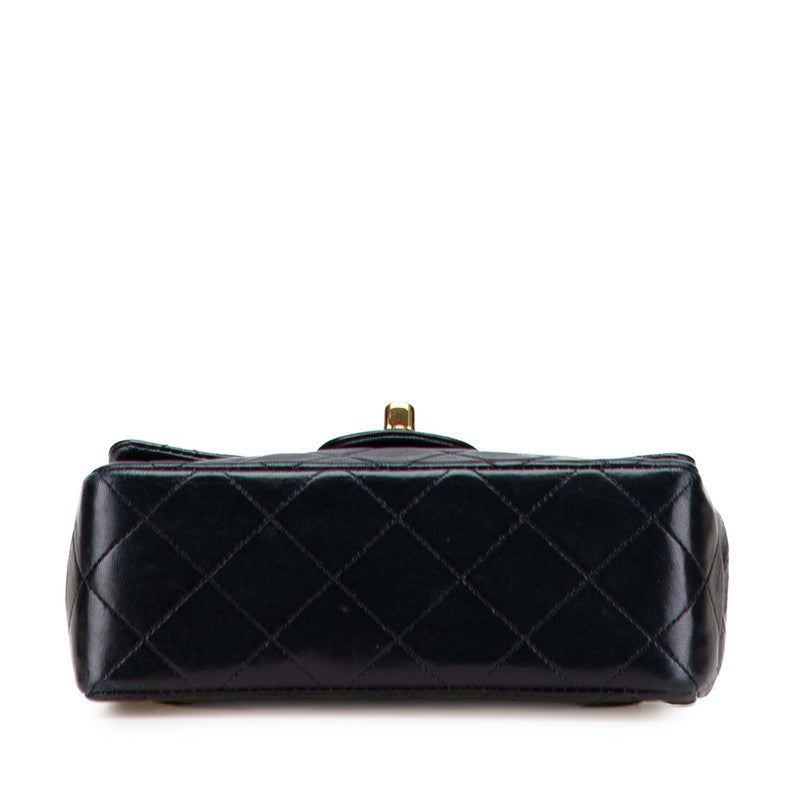 シャネル ミニマトラッセ ココマーク チェーン ショルダーバッグ ブラック ラムスキン レディース CHANEL 【中古】