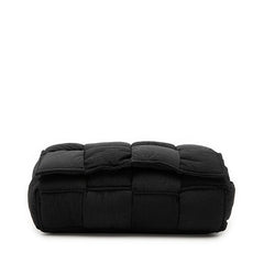 ボッテガヴェネタ マキシイントレチャート パデッドカセット ショルダーバッグ ブラック ナイロン レディース BOTTEGAVENETA 【中古】