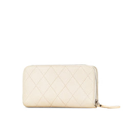 シャネル マトラッセ ココマーク 長財布 ラウンドファスナー ベージュ アイボリー ラムスキン レディース CHANEL 【中古】