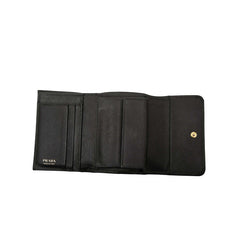 プラダ リボン 三つ折り財布 ブラック サフィアーノレザー レディース PRADA 【中古】