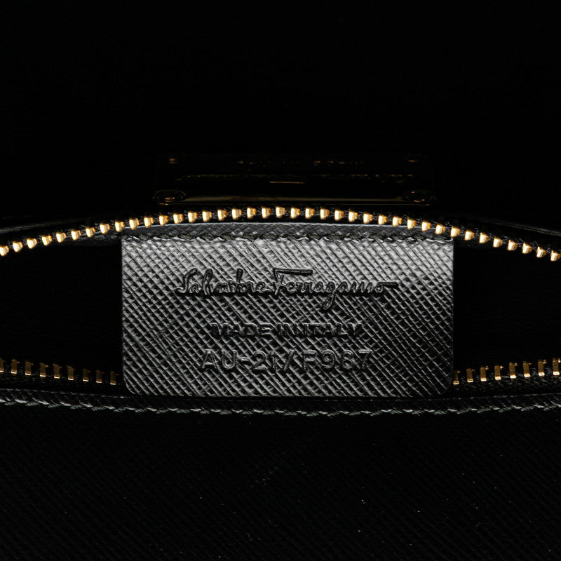 サルヴァトーレフェラガモ ヴァラ リボン ストライプ チェーン ショルダーバッグ ブラック ゴールド PVC レディース Salvatore Ferragamo 【中古】