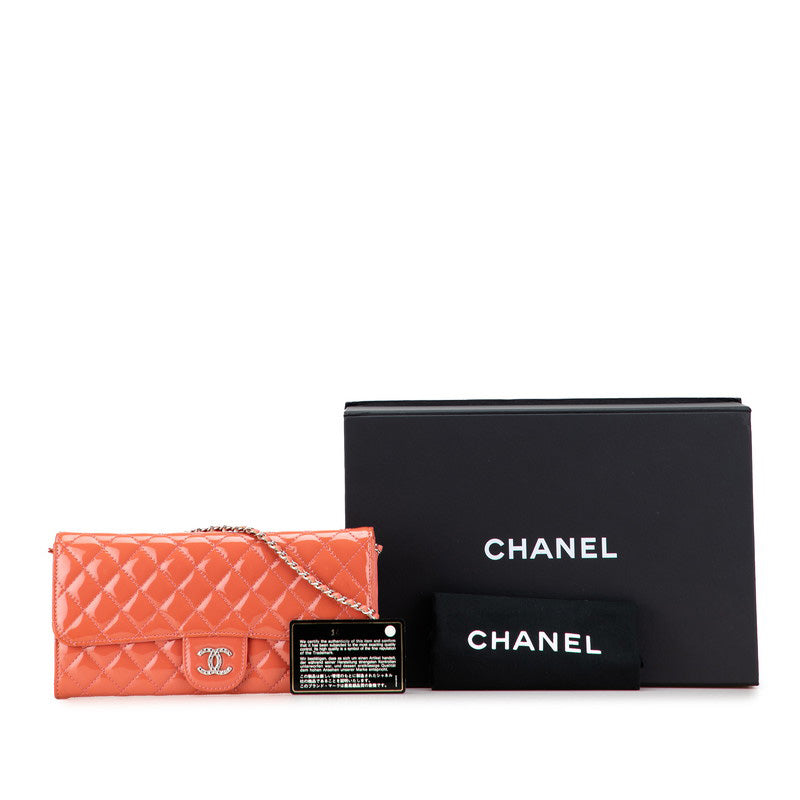 シャネル マトラッセ ココマーク チェーンウォレット 長財布 オレンジ パテントレザー レディース CHANEL 【中古】