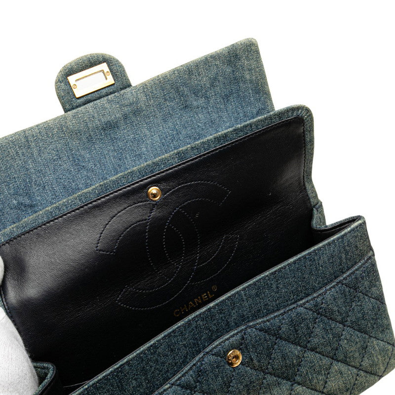 シャネル 2.55 マトラッセ28 ダブルフラップ チェーンショルダーバッグ ライトブルー デニム レディース CHANEL 【中古】