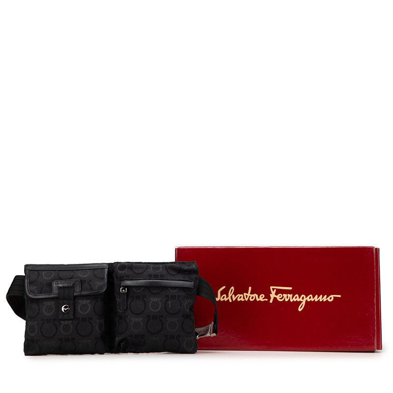 サルヴァトーレフェラガモ ガンチーニ ボディバッグ ブラック キャンバス レザー レディース Salvatore Ferragamo 【中古】