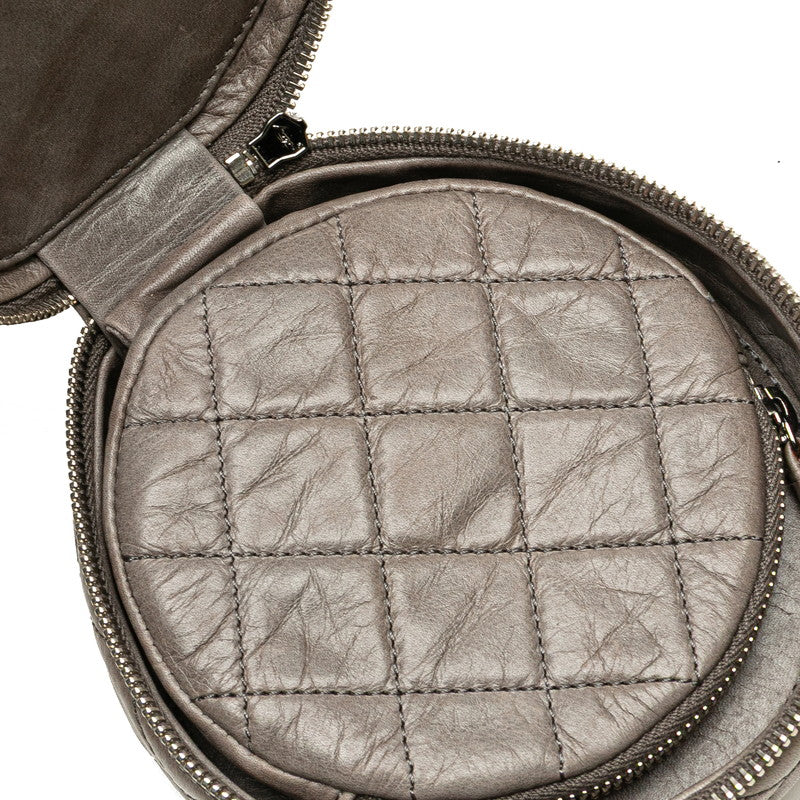 シャネル マトラッセ ココマーク ラウンド ポーチ バニティバッグ グレー ラムスキン レディース CHANEL 【中古】