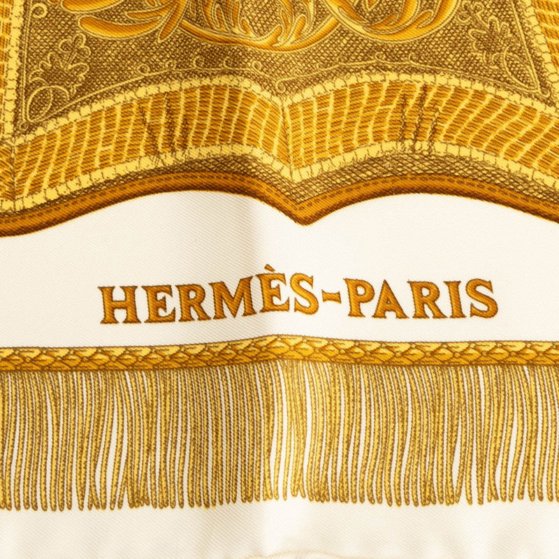エルメス カレ90 POSTE ET CAVALERIE サーベル飾袋 スカーフ ホワイト ゴールド マルチカラー シルク レディース HERMES 【中古】