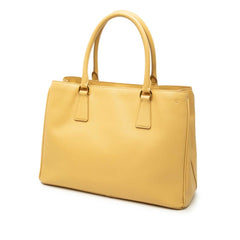プラダ 三角ロゴプレート ガレリア ハンドバッグ ショルダーバッグ 2WAY イエロー系 サフィアーノレザー レディース PRADA 中古