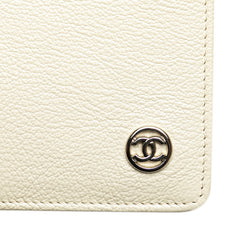 シャネル ココマーク 長財布 ホワイト レザー レディース CHANEL 【中古】