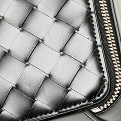 ボッテガヴェネタ イントレチャート ショルダーバッグ ブラック レザー メンズ BOTTEGAVENETA 【中古】